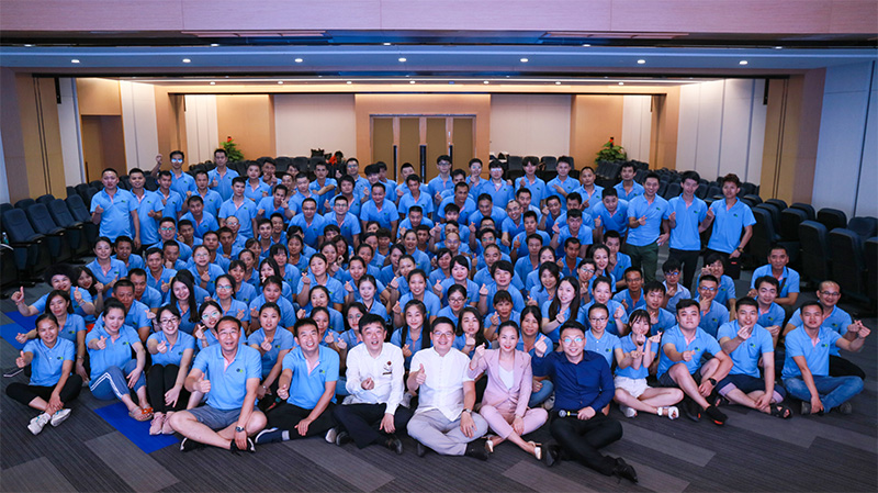 Store Display Group CEO Mr. Chen Mao delivering a speech at the 13th Anniversary event, reflecting on the past and future of SD.